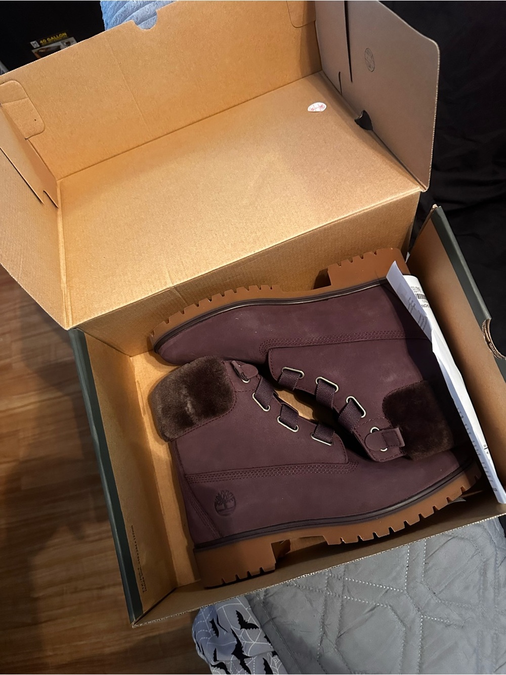 Timberland women’s Maroon Nubuck Waterproof faux fur and suede  Boots NWT! Size9